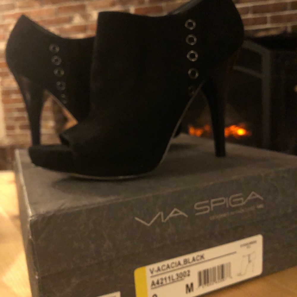 Via Spiga size 9 and like new with peep toe!